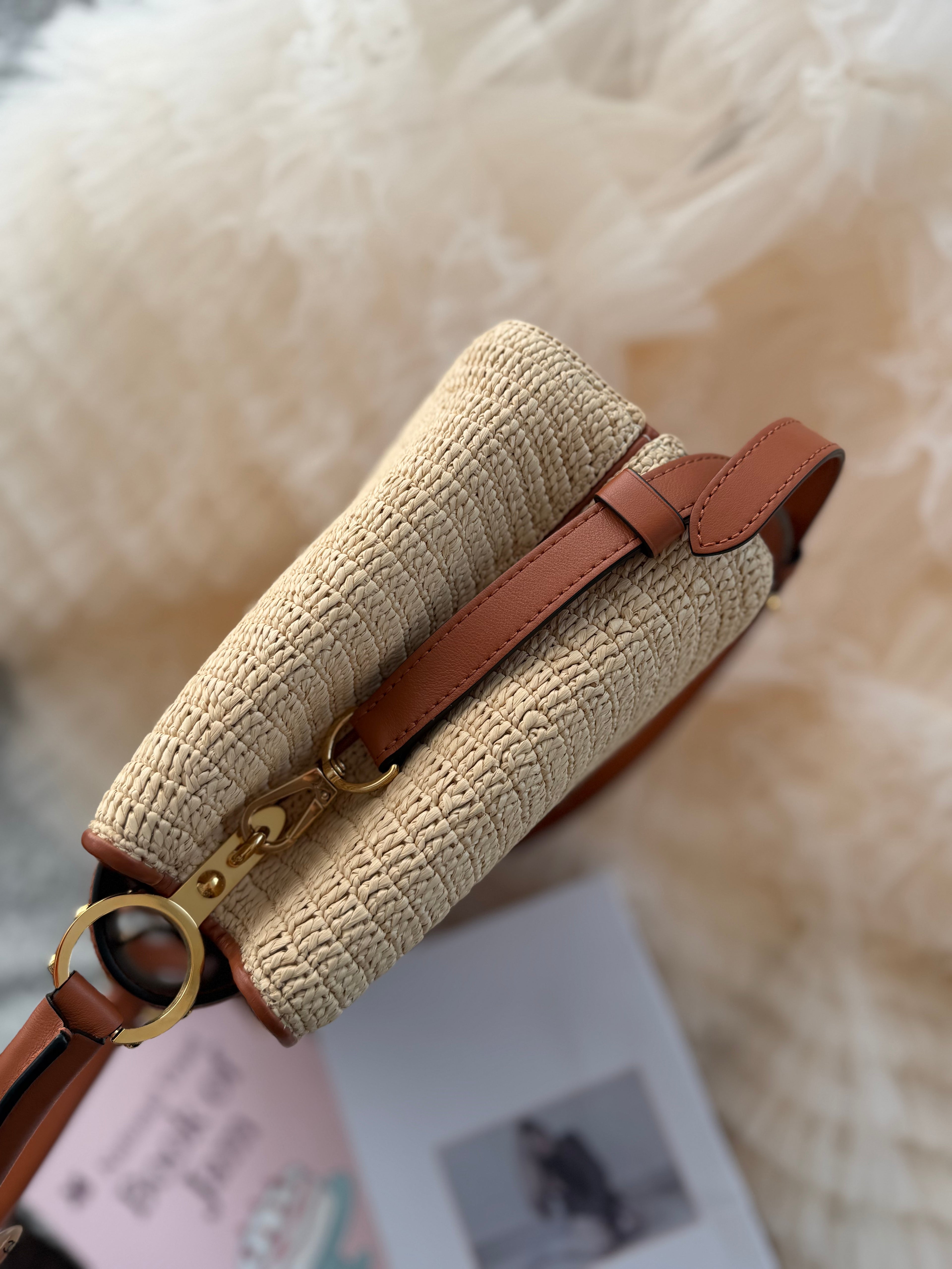 Louis Vuitton Capucines Straw woven handbag with shoulder strap