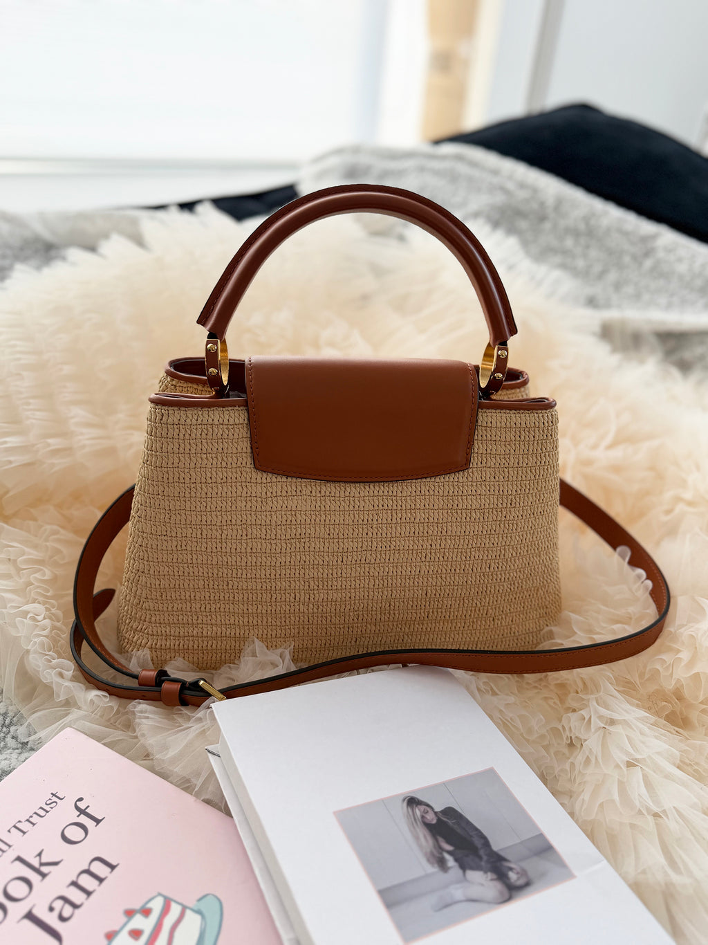 Louis Vuitton Capucines Straw woven handbag with shoulder strap