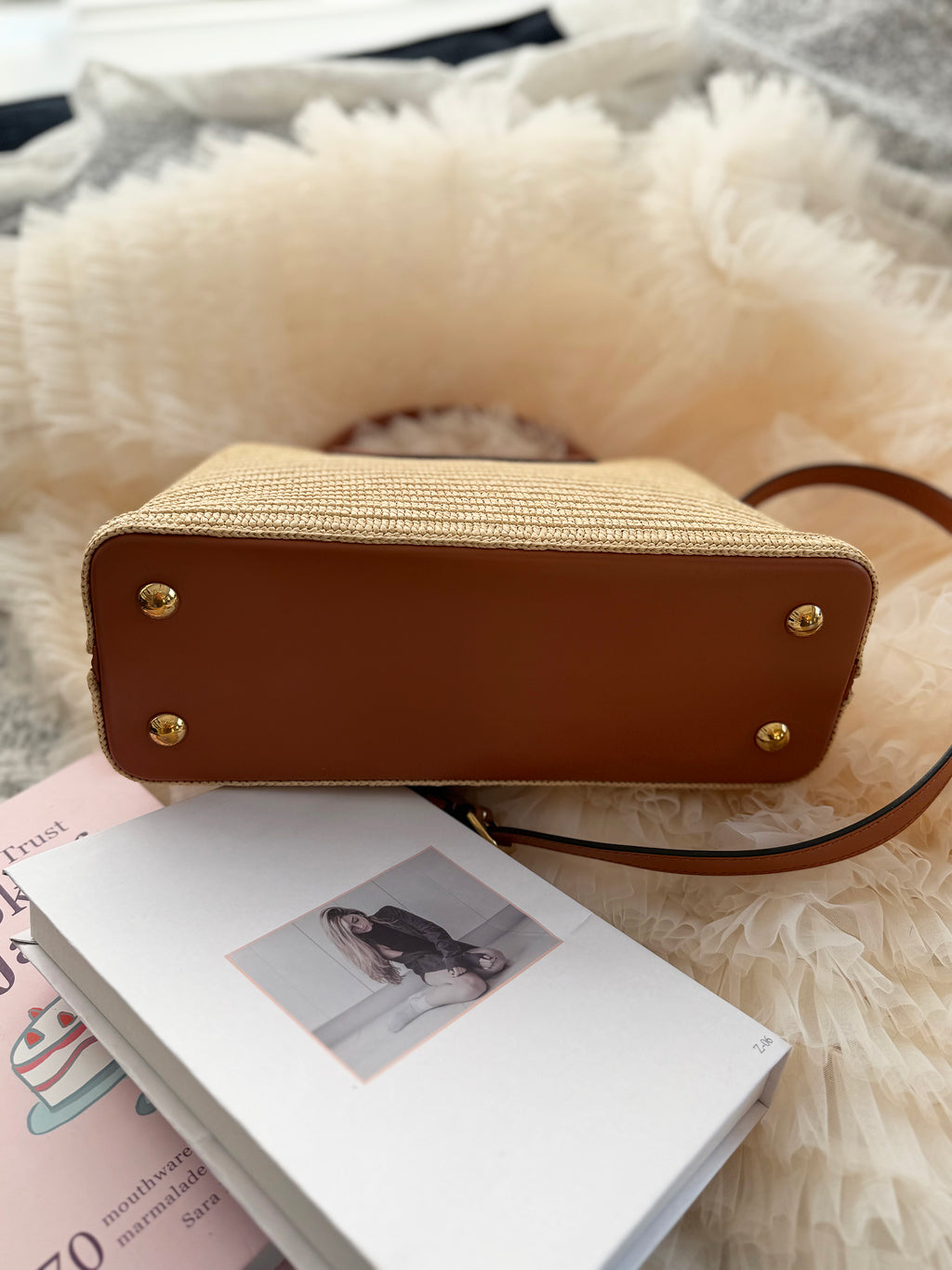 Louis Vuitton Capucines Straw woven handbag with shoulder strap