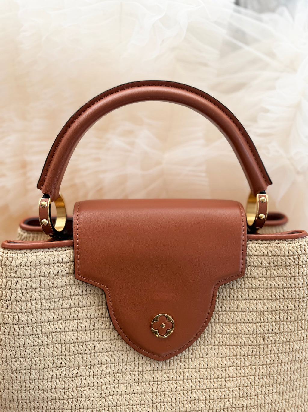 Louis Vuitton Capucines Straw woven handbag with shoulder strap