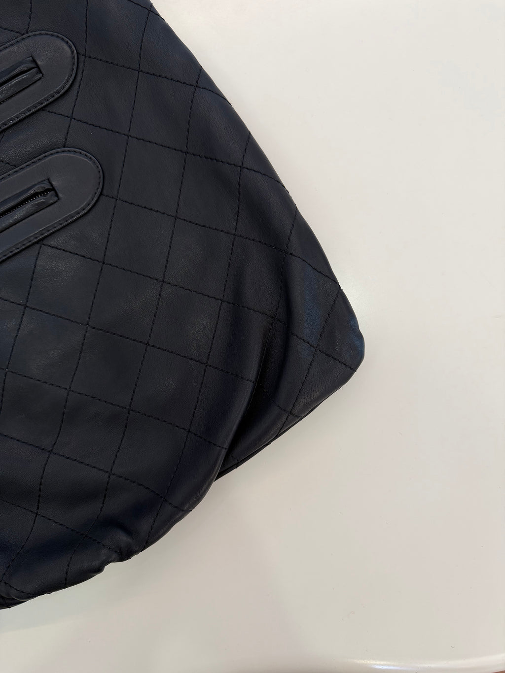 Chanel Vintage Calfskin Shoulder Bag in Black and Silver