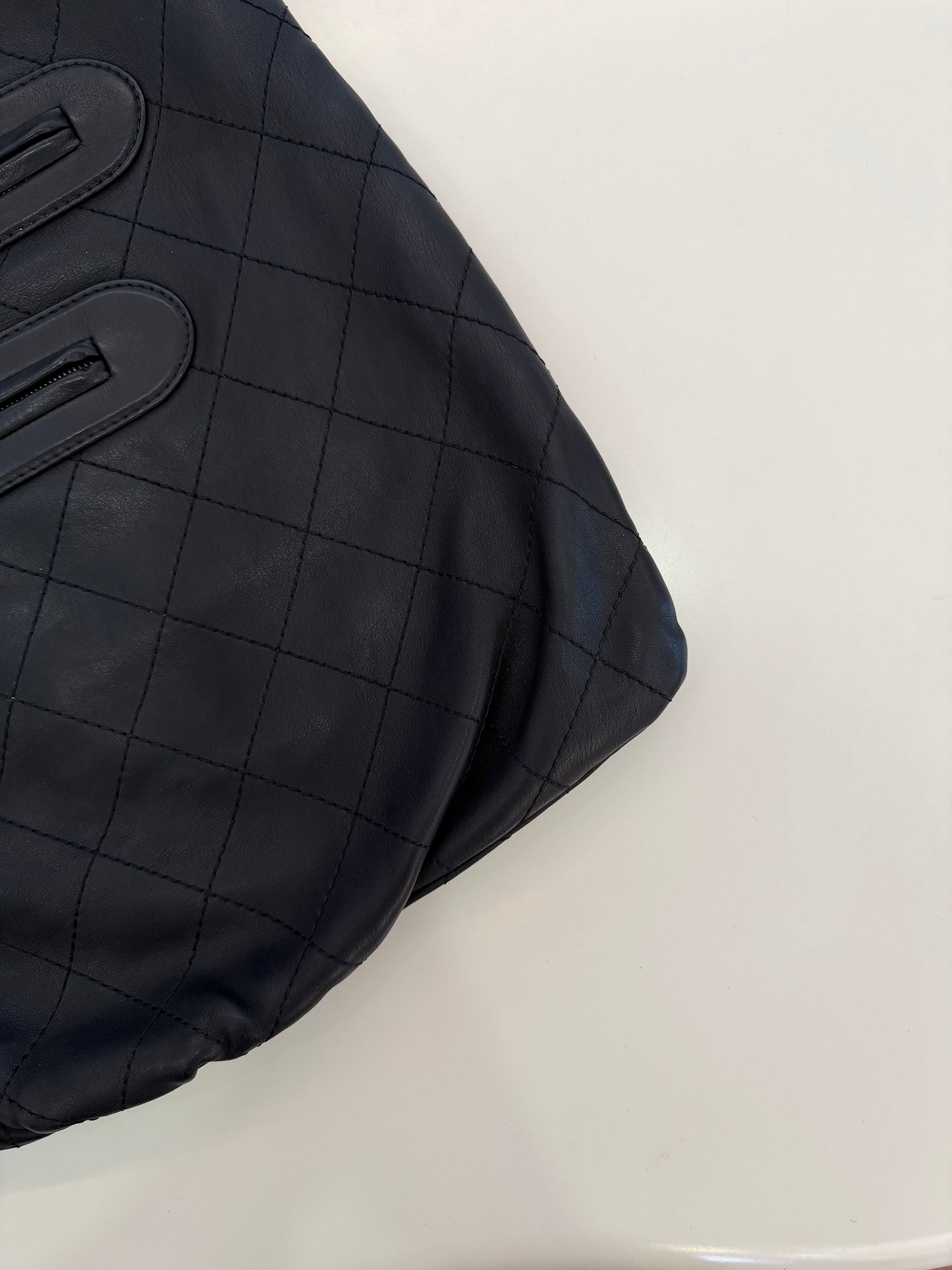 Chanel Vintage Calfskin Shoulder Bag in Black and Silver